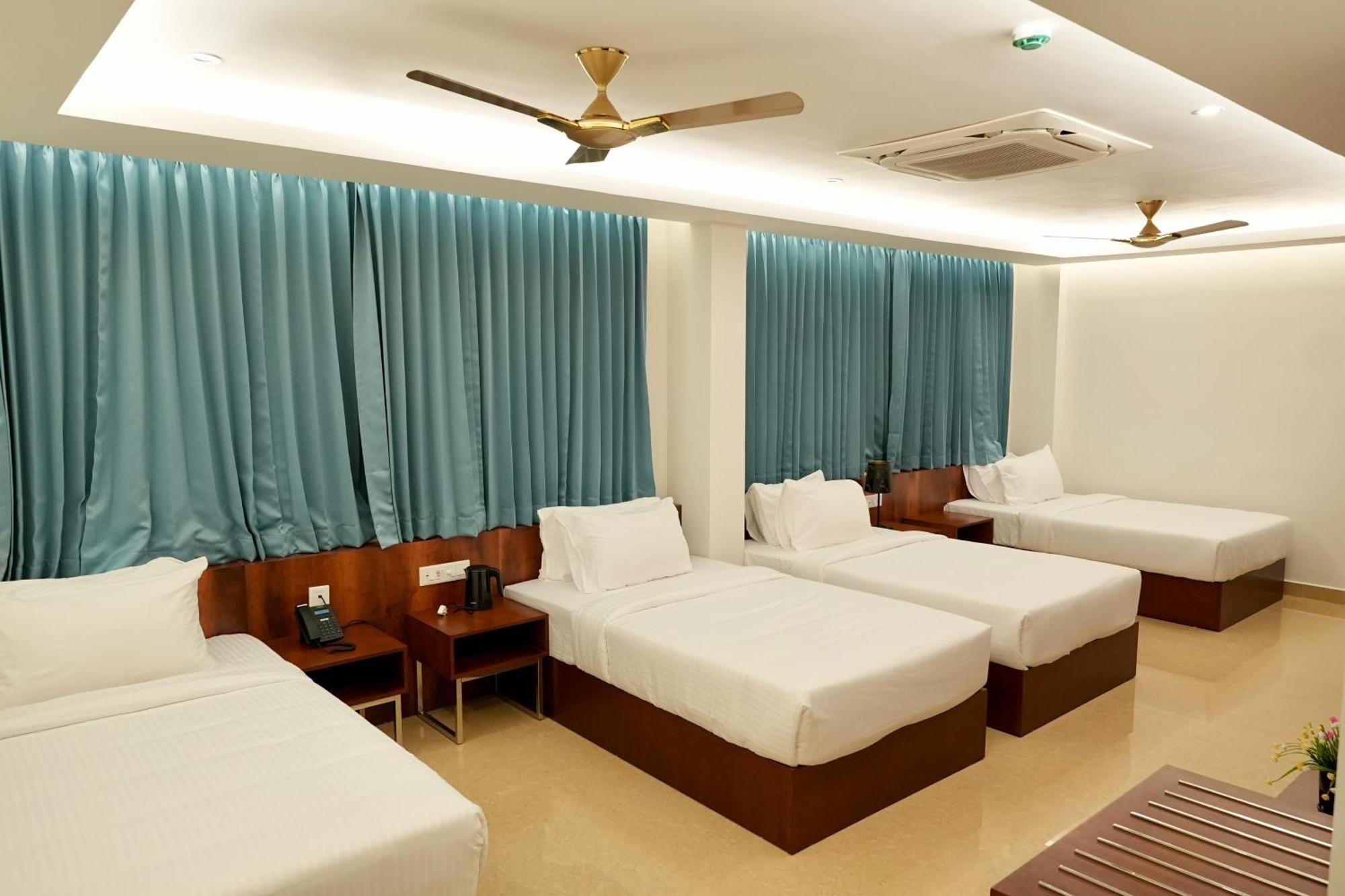 Le Royale Palace Karaikal Exterior photo